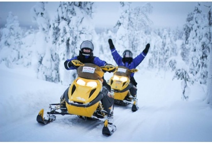 Maisema moottorikelkkasafari